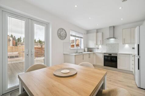 Kitchen/Dining Area