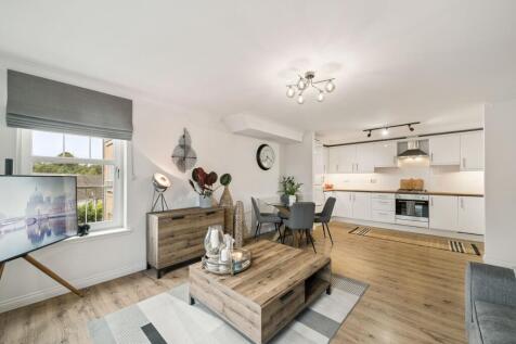 Lounge/ Dining/ Kitchen