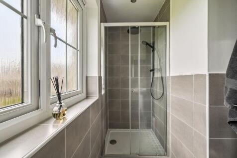 Bedroom One En Suite