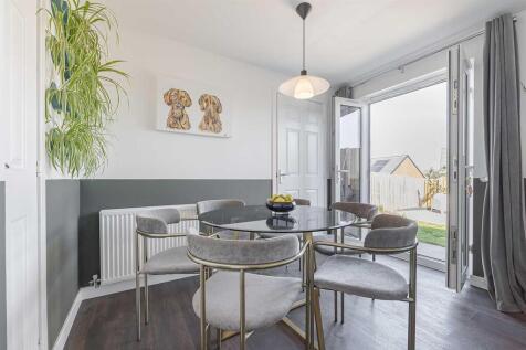 Dining/ Kitchen