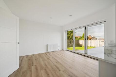 Kitchen/Dining Area