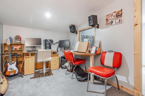 Music Studio In Outside Barn