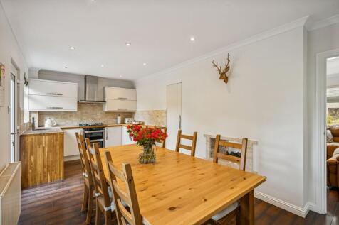 Kitchen/Dining Area