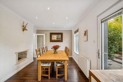 Kitchen/Dining Area