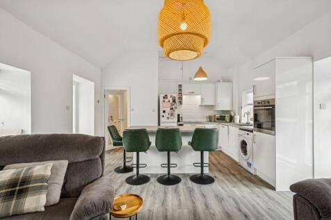 Open Plan Kitchen / Dining Room / Lounge