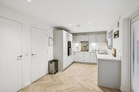 Kitchen/Dining Area