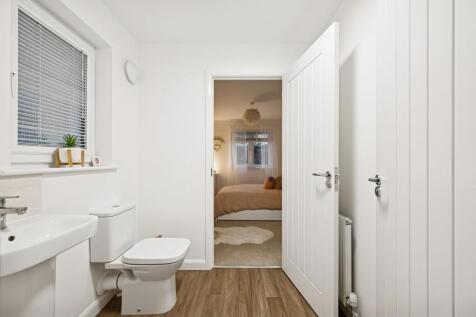 Jack &amp; Jill En-Suite Shower Room