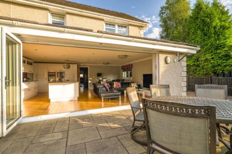 Refined Open Living Spaces