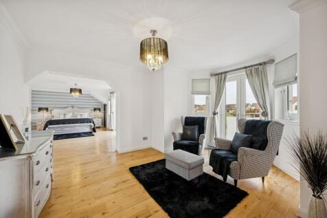 Principal Bedroom Suite