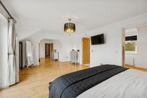 Principal Bedroom Suite