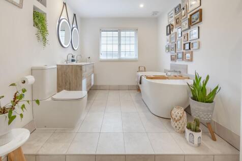 Principle Bedroom En Suite