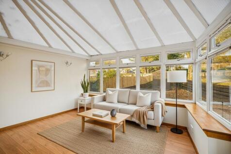 Conservatory ( Virtually staged )