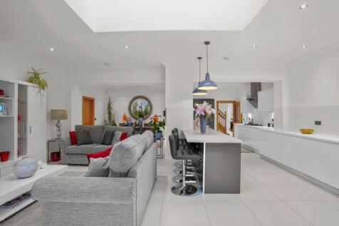 Lounge/Kitchen/Dining Room