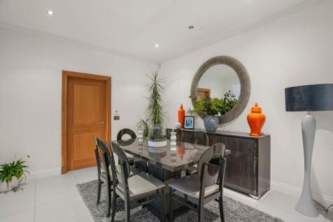 Lounge/Kitchen/Dining Room