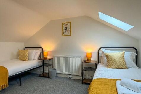 Twin Bedroom 
