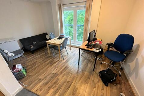 KITCHEN/DINER (B)