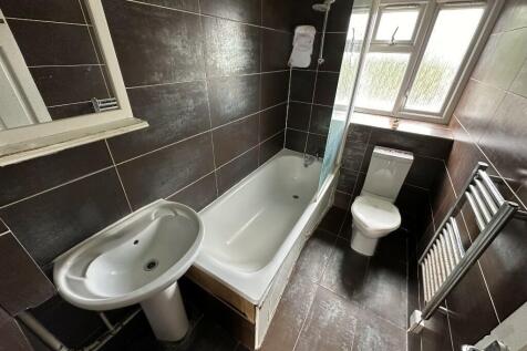 FITTED BATHROOM