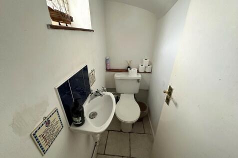 DOWNSTAIRS W.C.