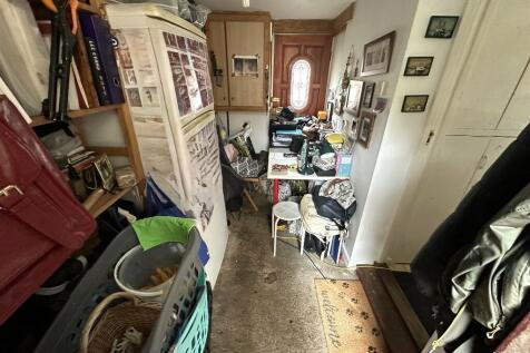 OFFICE/STORAGE ROOM