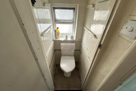 UNDERSTAIRS W.C.