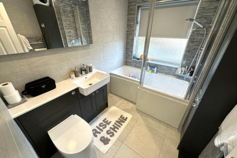 FITTED BATHROOM