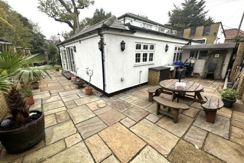 SIDE/REAR GARDEN (B)