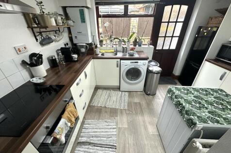 EXTENDED KITCHEN (A)