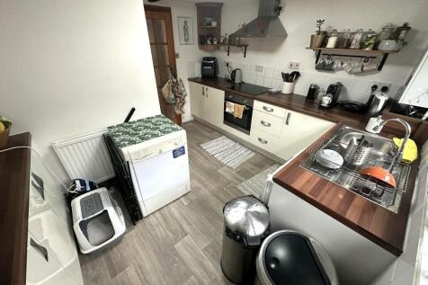 EXTENDED KITCHEN (B)