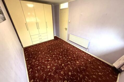 BEDROOM 1 (B)