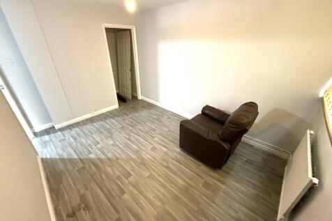 BEDROOM 2 (B)