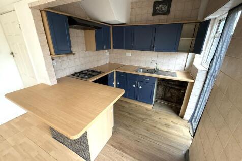 OPEN PLAN KITCHEN