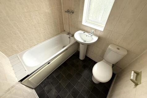 FITTED BATHROOM