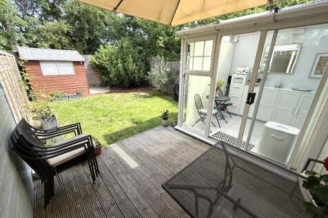 REAR GARDEN (A)