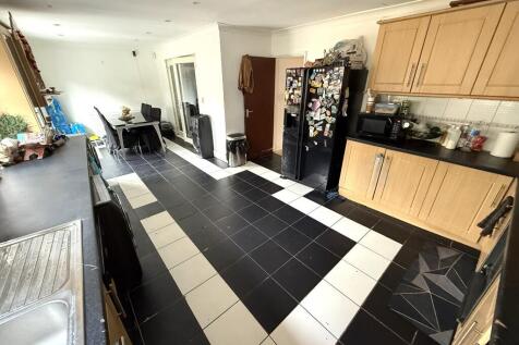 KITCHEN/DINER (B)