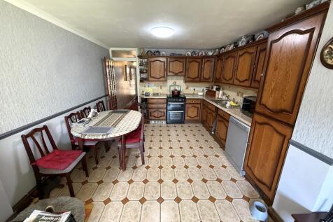 FITTED KITCHEN/DINER