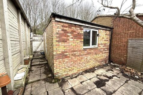 GARAGE/OUTBUILDING