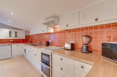 Kitchen_1.jpg