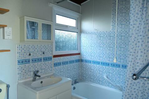 31 Tower Bathroom.jpg
