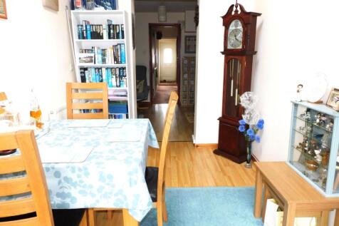 14 Mead Way-Dining.JPG