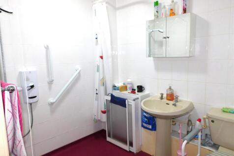 Tanyards Shower.JPG