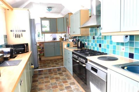 46 fore kitch.JPG