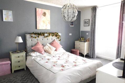 46 fore st bed.JPG