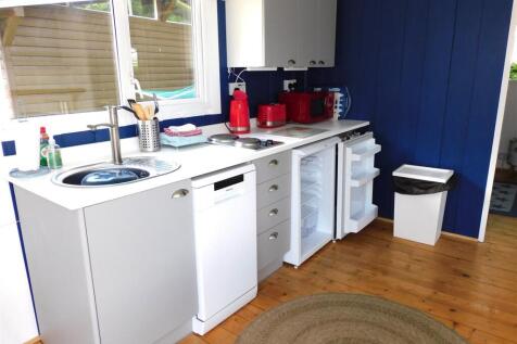 24 tc kitchen.JPG