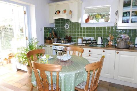 10 WA kitchen.JPG