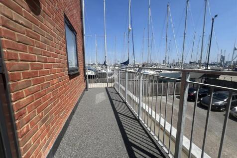 12 Side Terrace.jpg