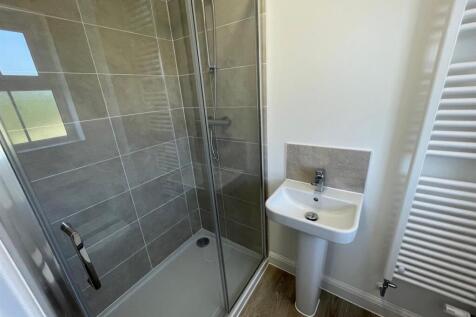 En-suite #2.jpg