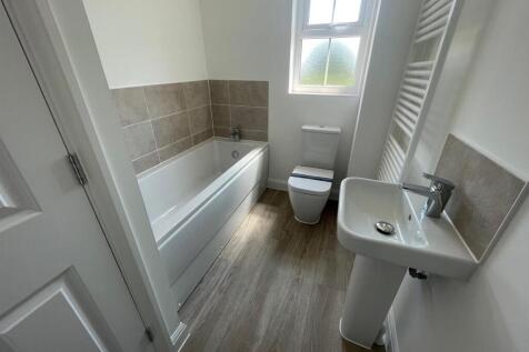 Main Bathroom.jpg