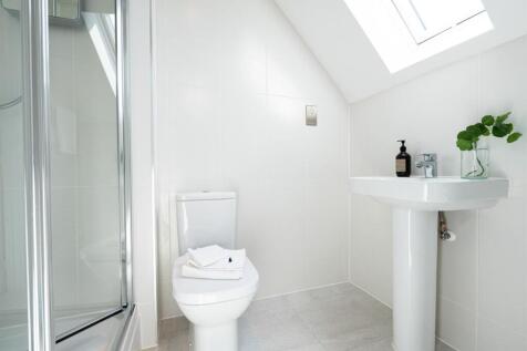 Coach ensuite.jpg