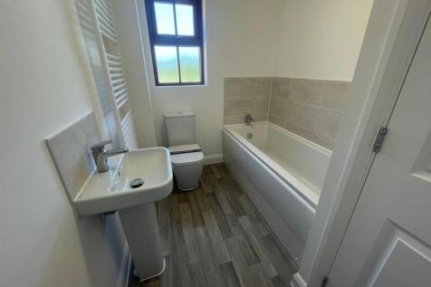 Main Bathroom.jpg