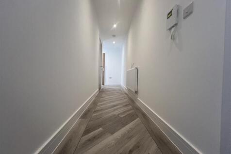 27 Entrance Hall.jpg